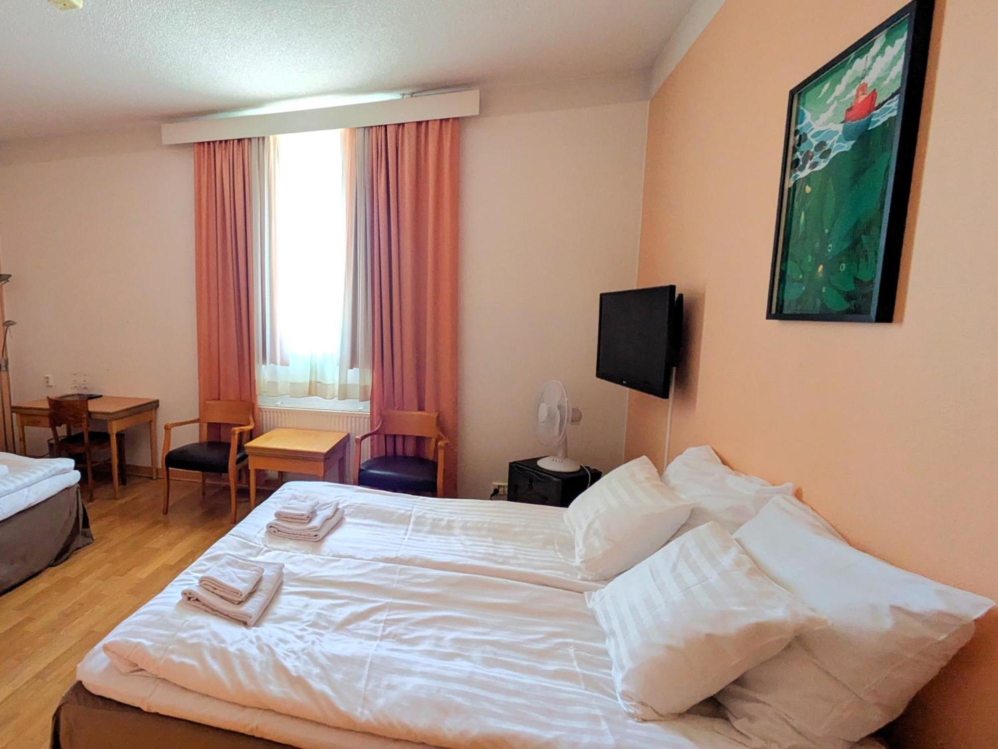 Hiisi Hotel Turku Seaport Bagian luar foto