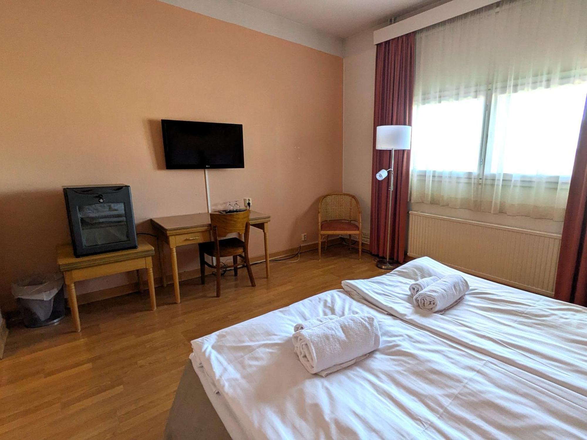 Hiisi Hotel Turku Seaport Bagian luar foto